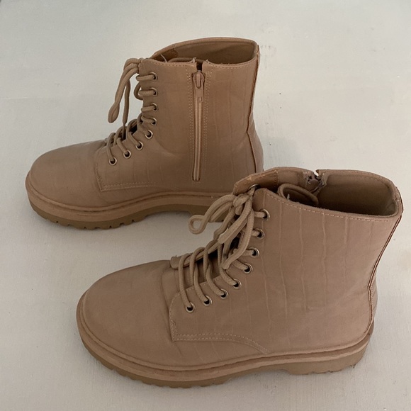 vegan faux crocodile combat boots size 9/40 - Picture 4 of 9